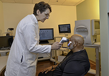 Researchers take new approach to detect, treat eye disease that can lead to blindness
