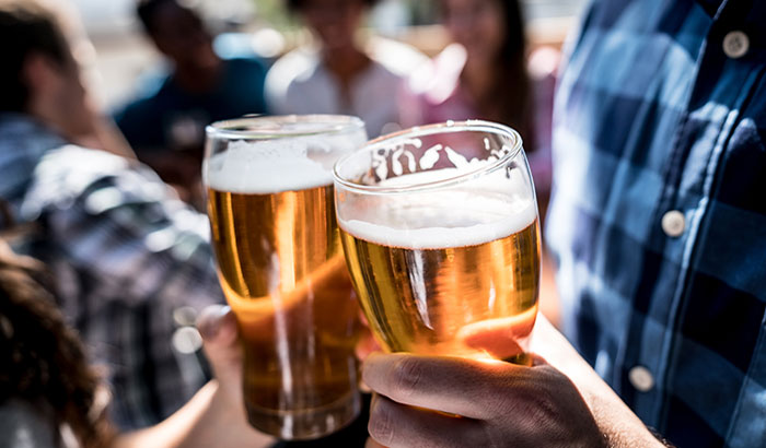 Growing evidence points to health risks of light drinking 