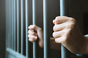 Psychotic symptoms linked to solitary confinement in incarcerated individuals - Photo: ©iStock/Rattankun Thongbun