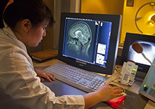Review finds strong evidence on emerging biomarkers for Alzheimer’s diagnosis