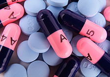 VA researchers and colleagues in Iowa City and Indianapolis studied the factors that influence hospital doctors' decisions to prescribe antibiotics. 