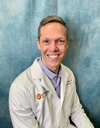 Dr. Donald McGeary focuses on traumatic brain injury and chronic pain management in his role as a clinical psychologist at the South Texas Veterans Medical Center.